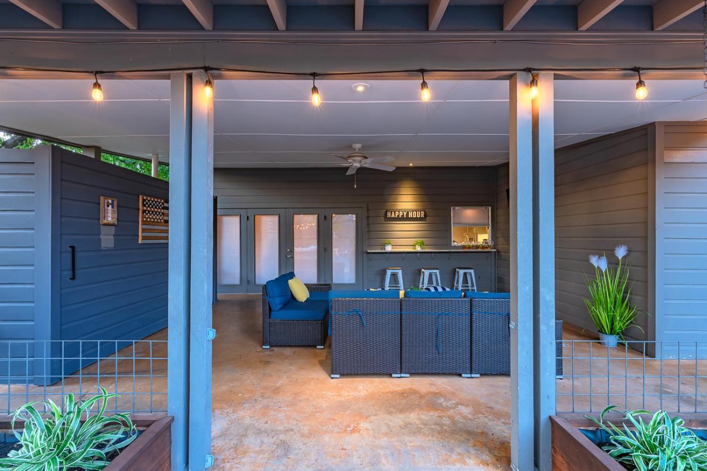 Serene Pool & Firepit In Stunning Home By Airport San Antonio Bagian luar foto