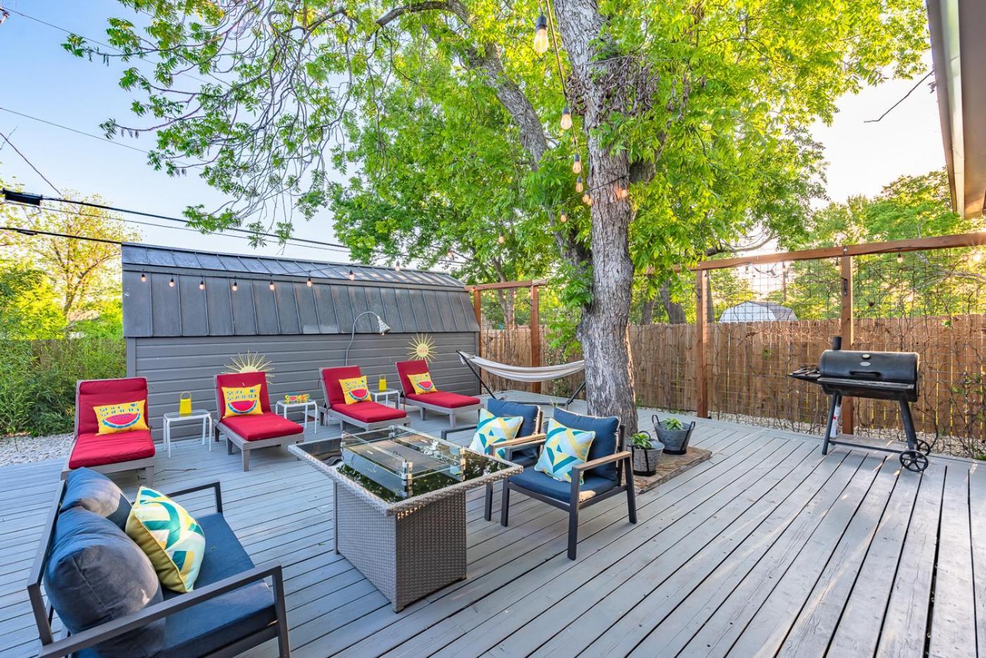 Serene Pool & Firepit In Stunning Home By Airport San Antonio Bagian luar foto
