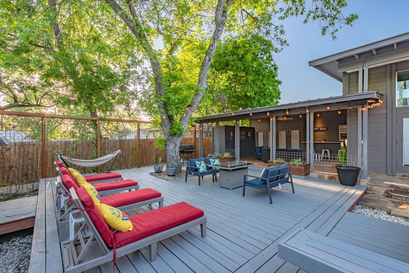 Serene Pool & Firepit In Stunning Home By Airport San Antonio Bagian luar foto