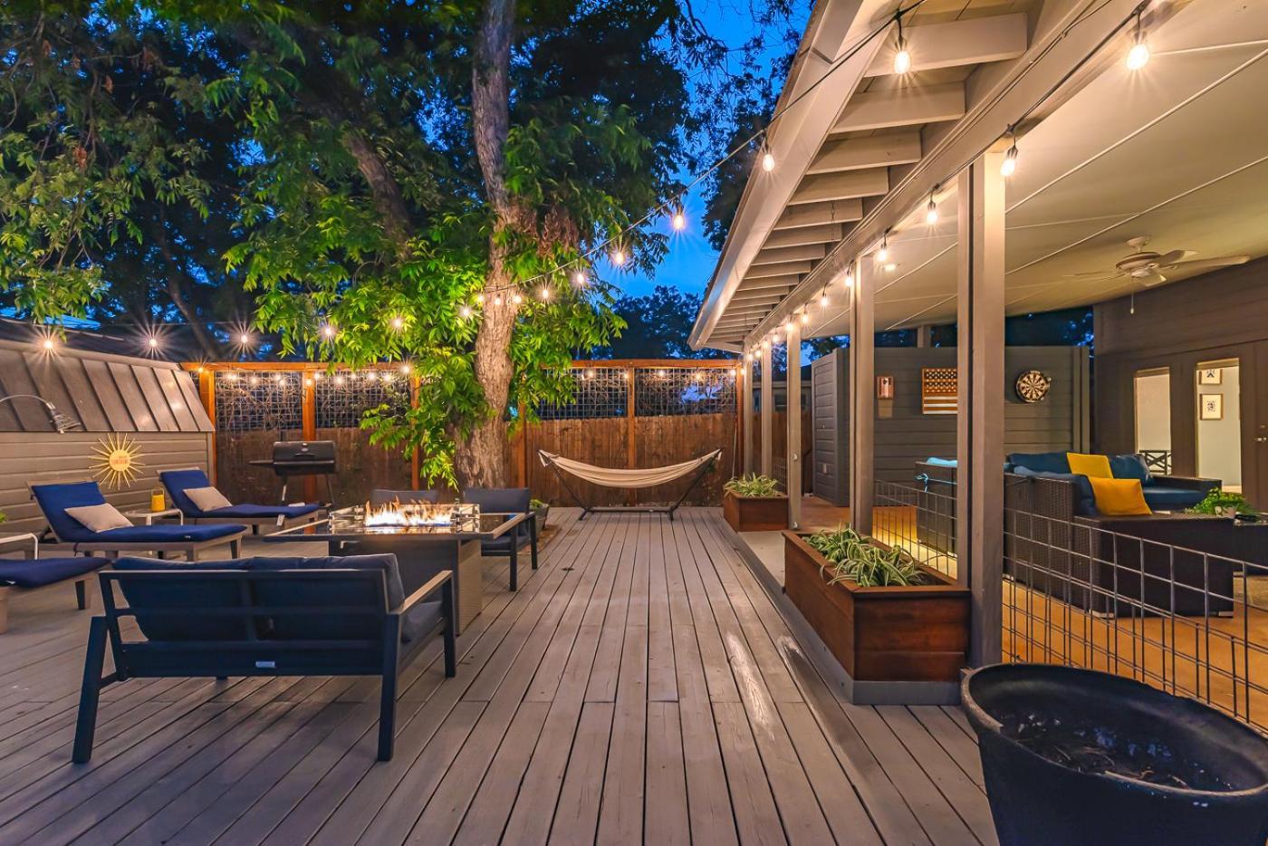 Serene Pool & Firepit In Stunning Home By Airport San Antonio Bagian luar foto