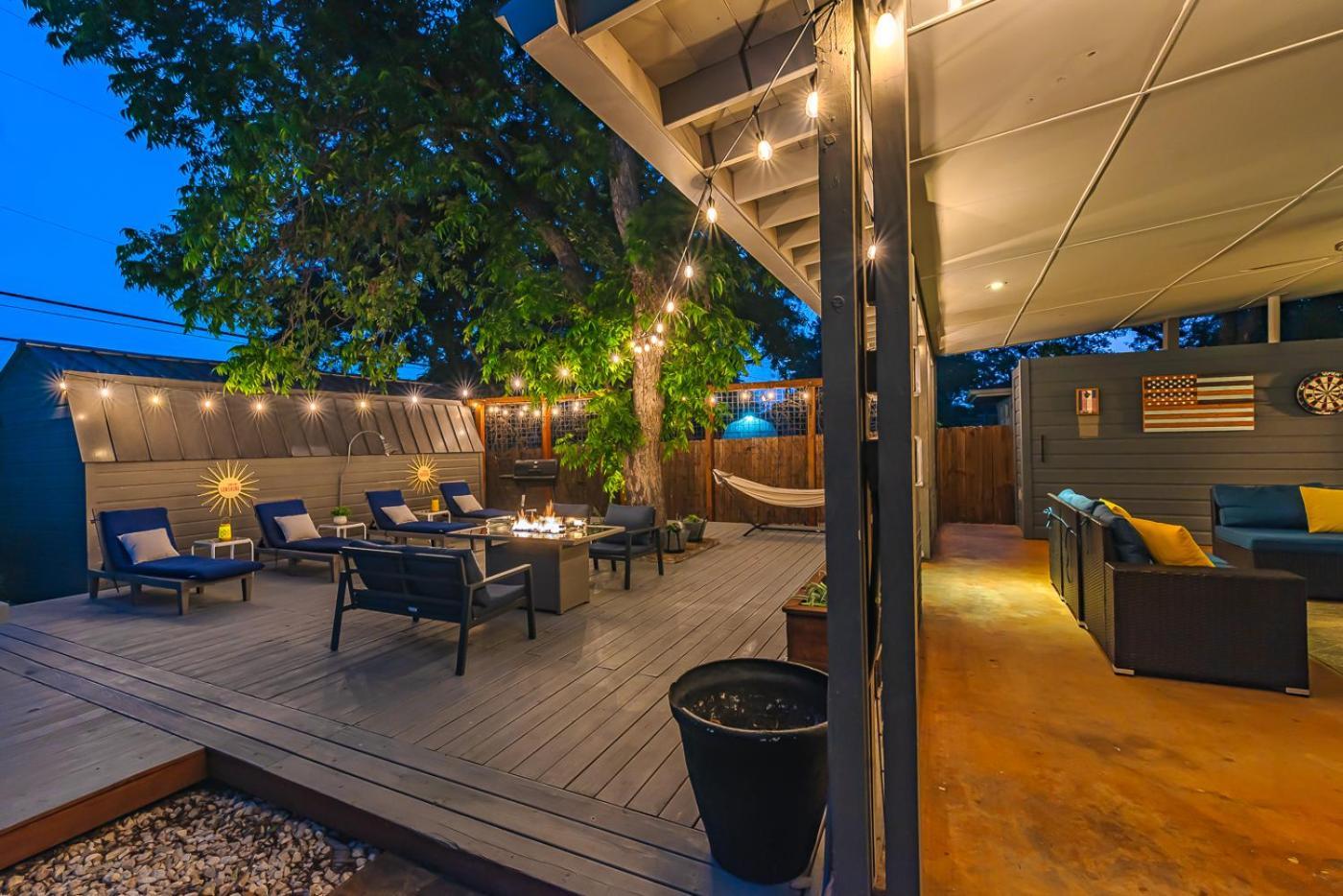 Serene Pool & Firepit In Stunning Home By Airport San Antonio Bagian luar foto