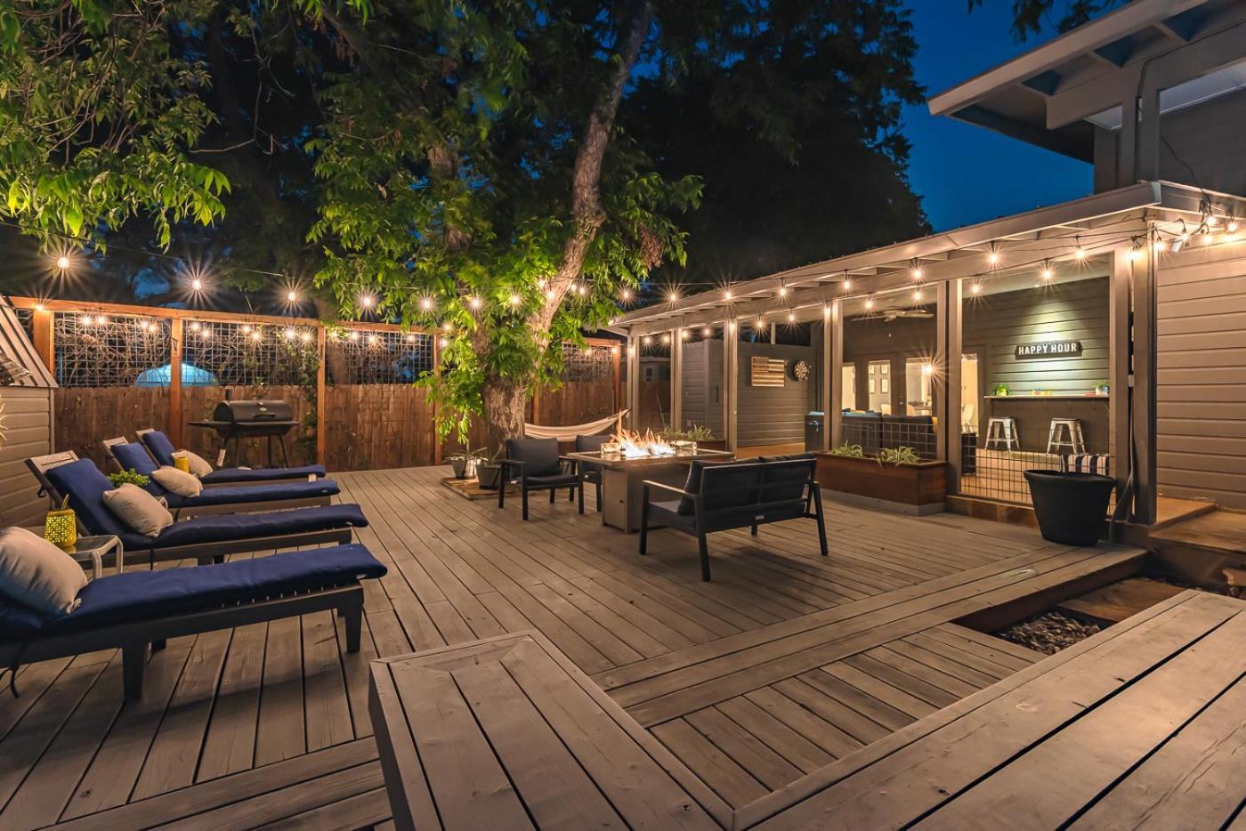 Serene Pool & Firepit In Stunning Home By Airport San Antonio Bagian luar foto