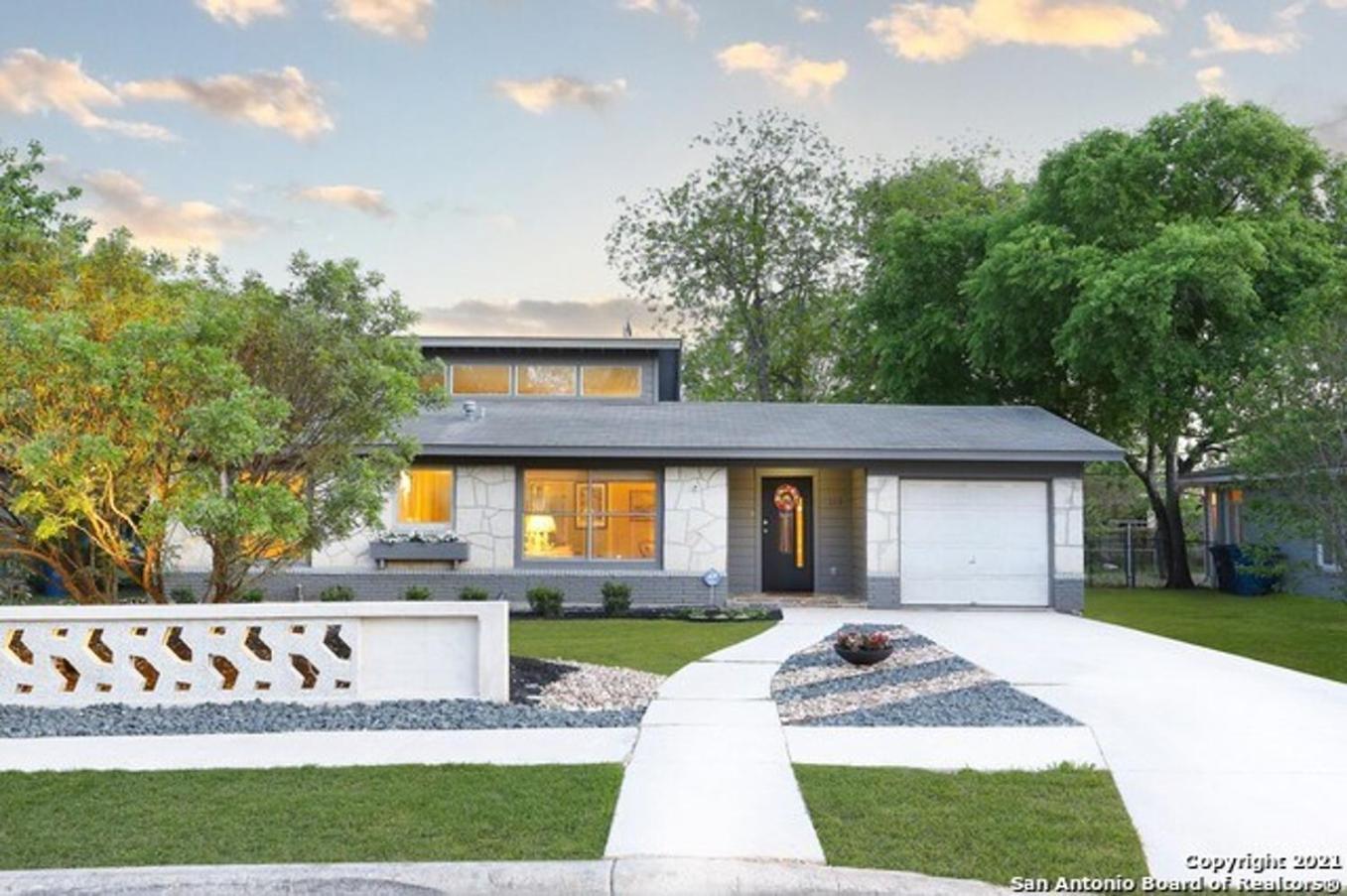 Serene Pool & Firepit In Stunning Home By Airport San Antonio Bagian luar foto